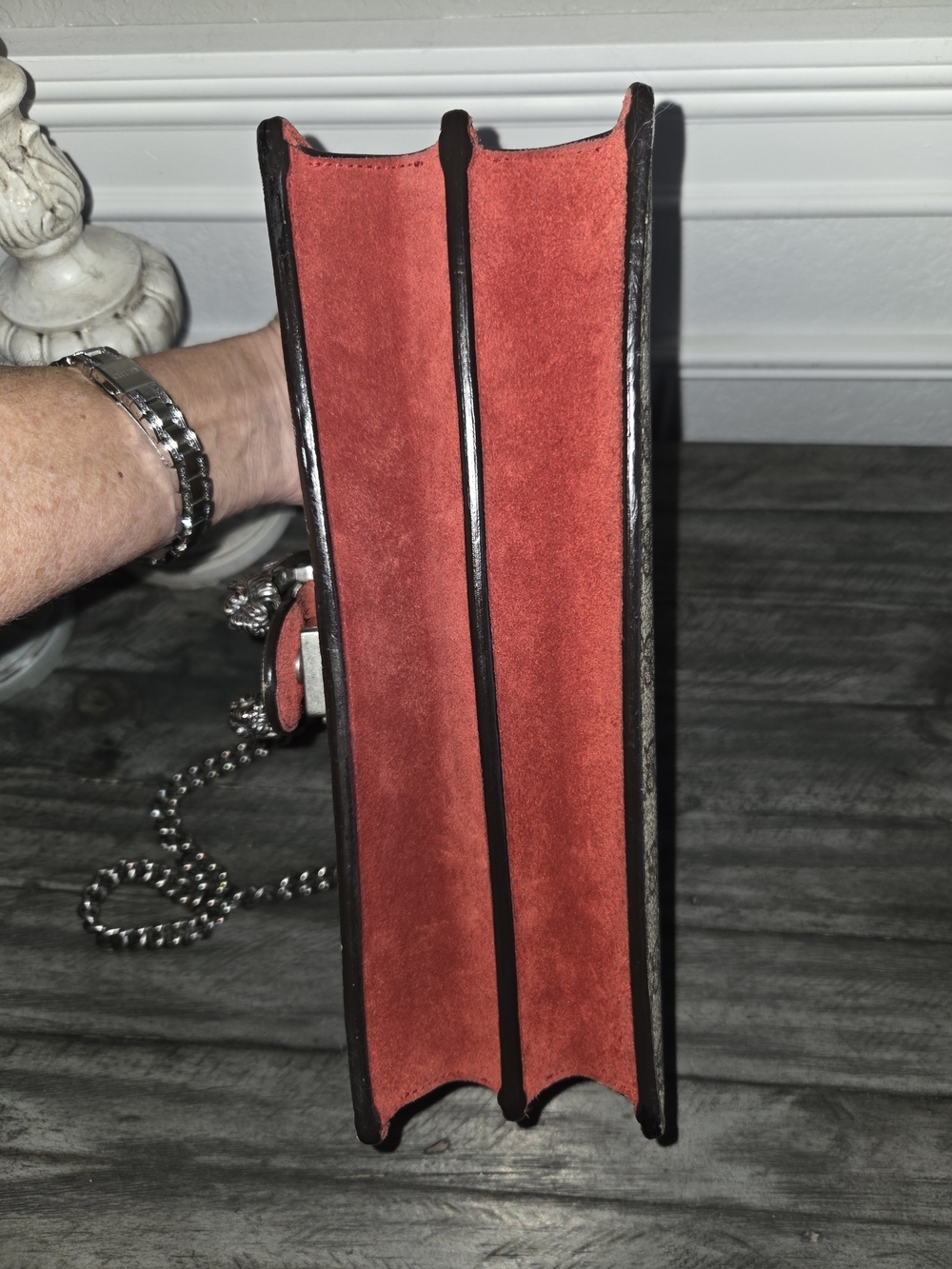 Gucci Beige GG Supreme Dionysus Med Shoulder Bag with Red Trim and Silver Chain - Picture 11 of 16